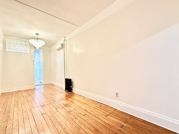2nd image of 538 Driggs Ave APT 1R