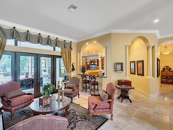 4th image of 1805 Oakbrook Dr