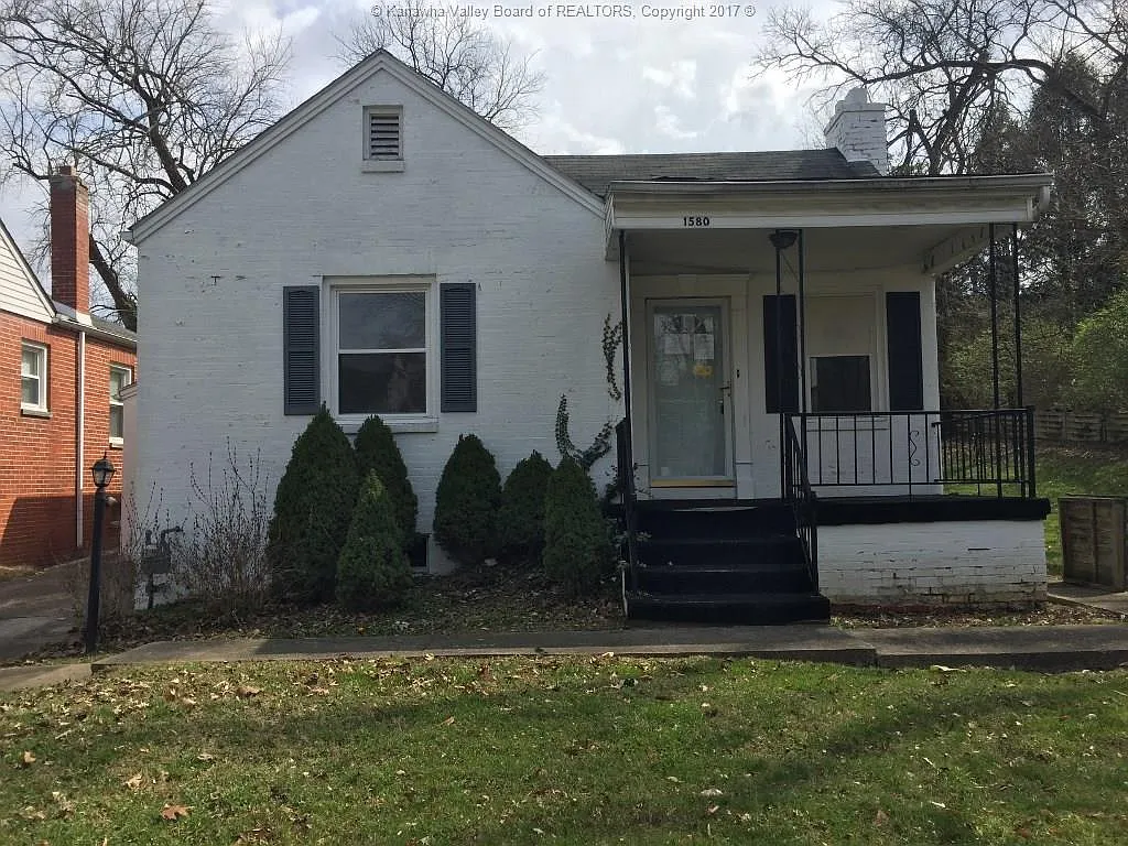 1580 Upland Rd photo 1