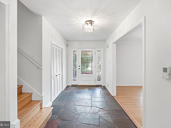 3rd image of 7616 Carteret Rd