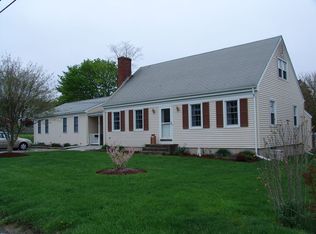 18 Wheeler Ave, Bristol, RI 02809