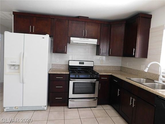 4th image of 3949 Arrowood Dr
