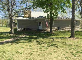 14085 Burr Oak Rd, Wamego, KS 66547