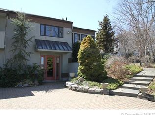 106 Pawson Rd, Branford, CT 06405