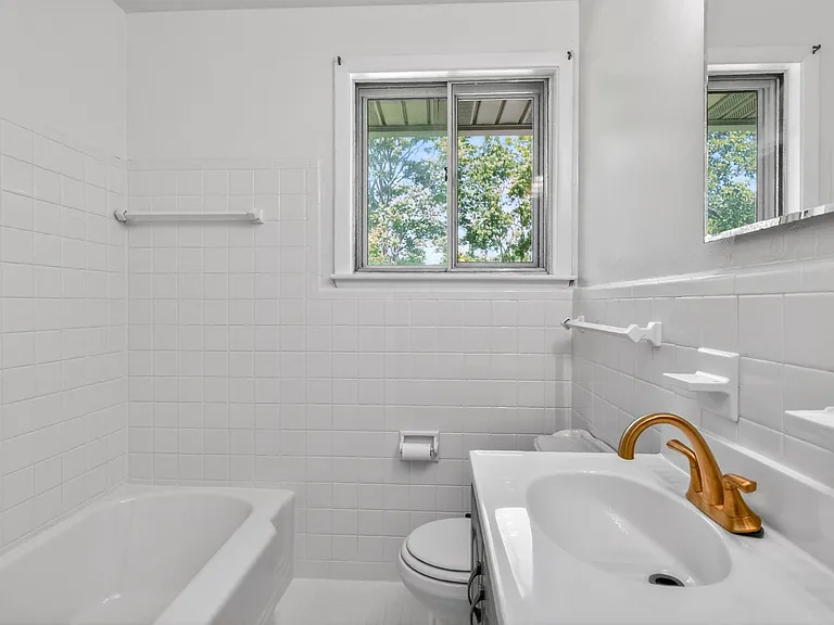 218 Cumberland Cir #1 — Photo 15