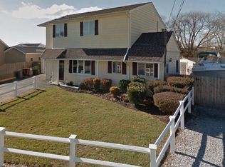 44 Araca Road, Babylon Village, NY 11703