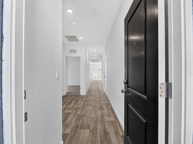 3359 N Contessa Ave — Photo 2