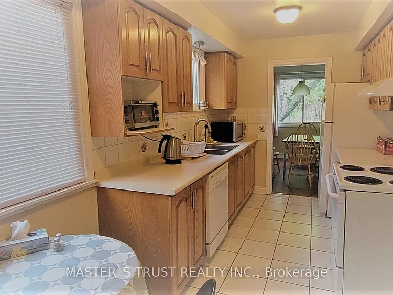 95 Orsett St #1 — Photo 6