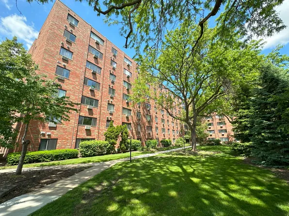 8510 W Catherine Ave, Chicago, IL