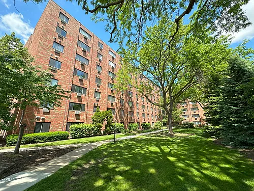 8352 W Catherine Ave #205 Photo 1
