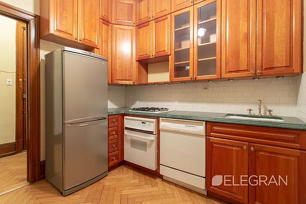 Rented by (Legacy) Elegran | media 2