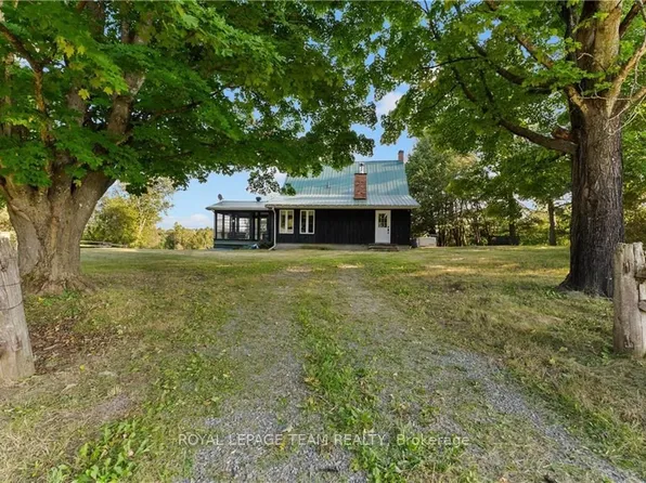 105 Halliday Creek Rd, Greater Madawaska, ON K0J 1G0