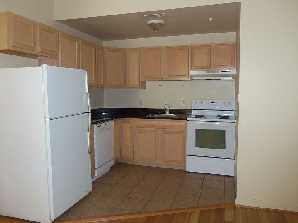2nd image of 2431 Lakeview Ave APT 1D