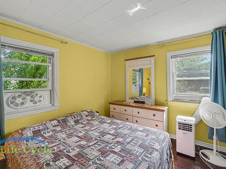 2052 Collingwood Ave SW — Photo 8