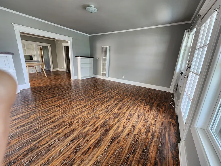 1544 S Van Ness Ave — Photo 3