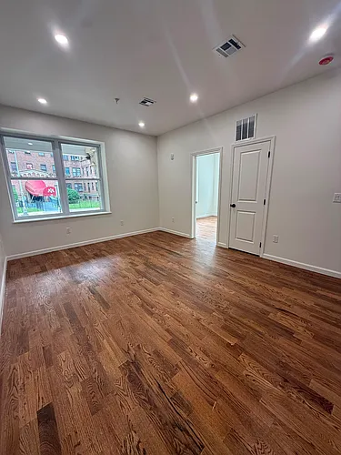161 Prospect St #1B Photo 1