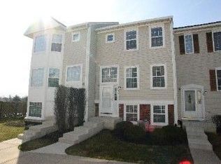 709 E Victoria Cir, North Aurora, IL 60542
