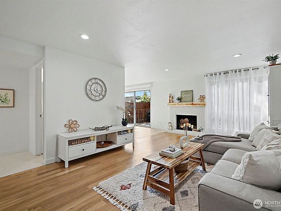 3rd image of 2815 Forest Ridge Drive SE