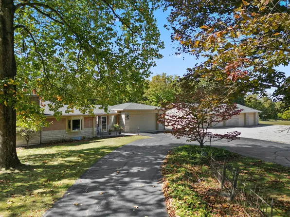 196 E Greencastle Rd, Mooresville, IN 46158