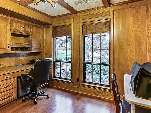3rd image of 2216 Old Orchard Ct