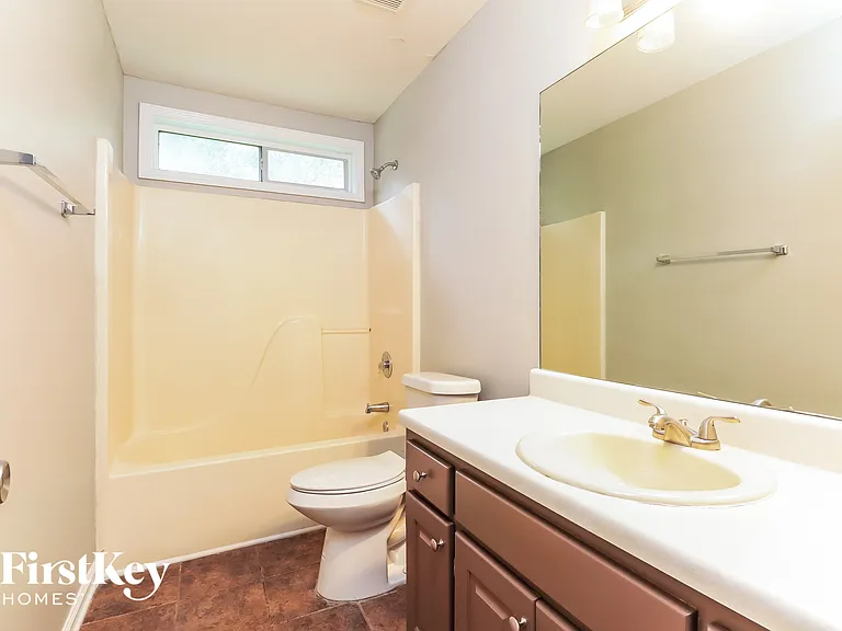 230 Saint Charles Ave — Photo 14