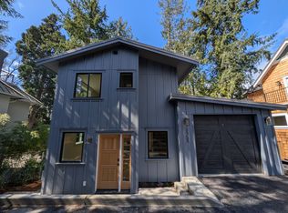 3953 W Barrett Ln, Seattle, WA 98199