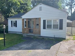 934 Village Dr, South Charleston, WV 25309