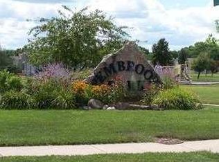 1414 Pembrook Ln, Ottawa, IL 61350