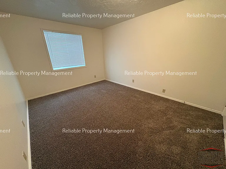 1322 Walstrom Ln — Photo 13