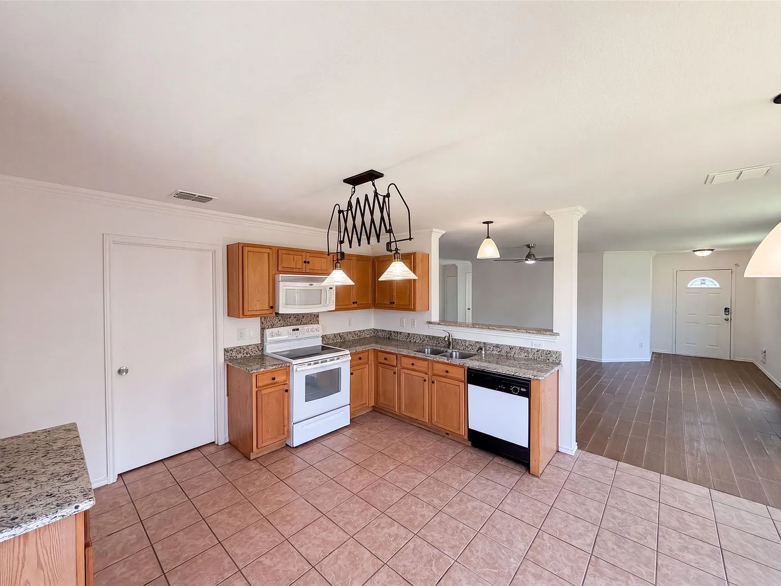 3 bed, 1507 sqft, $1,995 — Photo 4