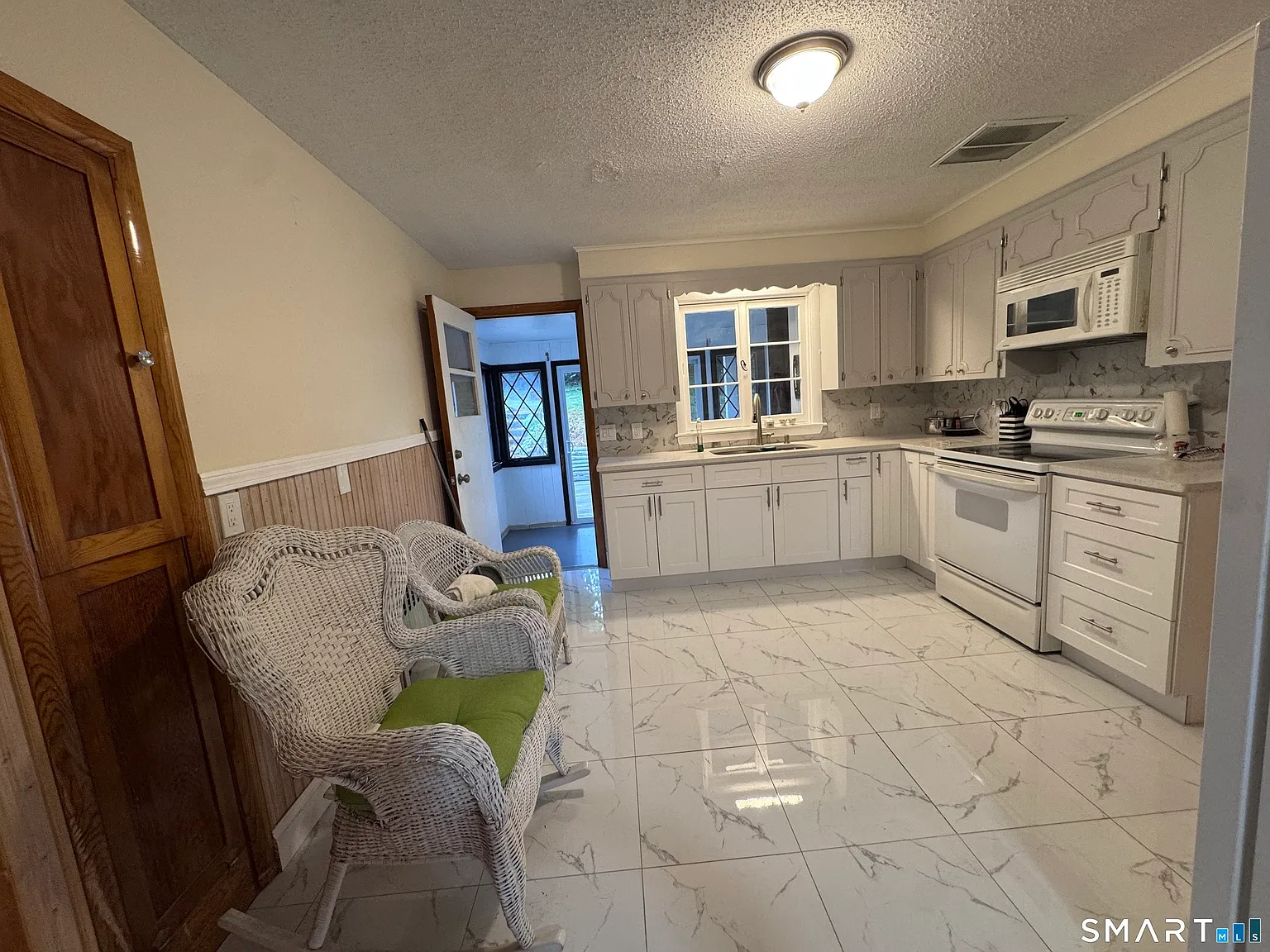 3 bed, 1.5 bath, 1538 sqft, $2,450 — Photo 2