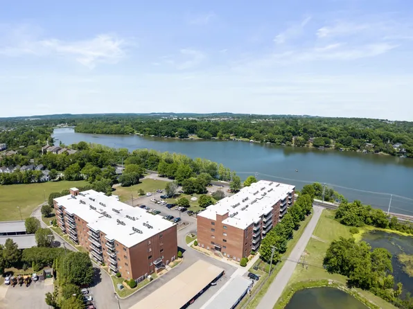 200 Sanders Ferry Rd APT 2406, Hendersonville, TN 37075