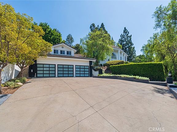 3rd image of 2809 N Colorado Ln