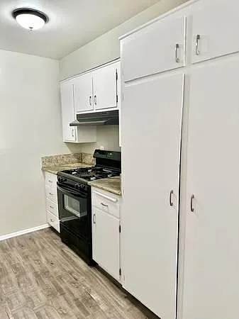 501 Magnolia St #107 — Photo 6