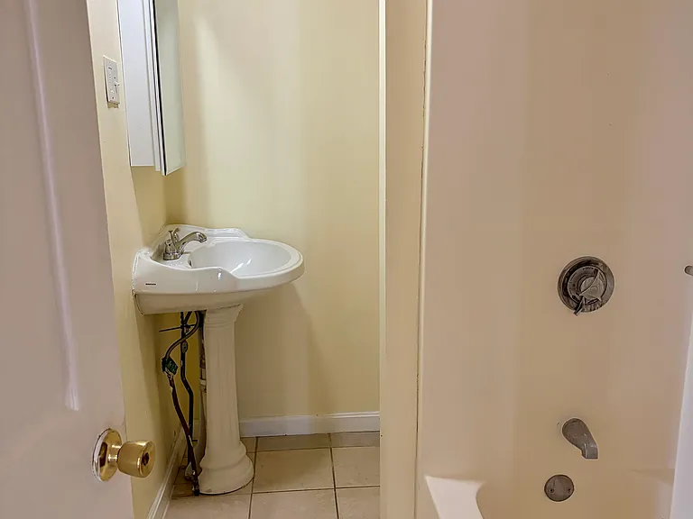 185 Althea St #1 — Photo 9