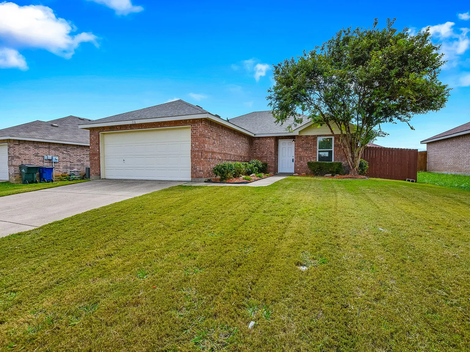 3 bed, 1253 sqft, $1,875 — Photo 1