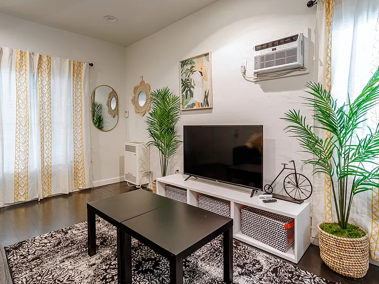 1806 Washington Way #A — Photo 4