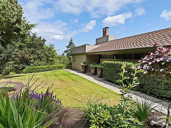 2nd image of 10519 Fawn Drive NW