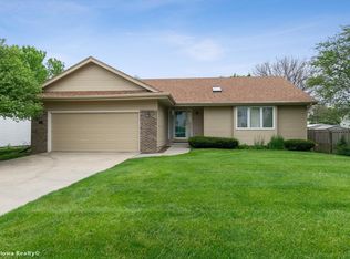 295 Parkview Dr, Waukee, IA 50263