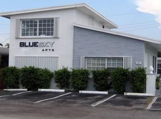 709 NE 5th St, Hallandale Beach, FL 33009