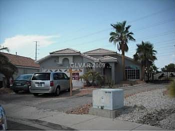 2nd image of 621 Grape Dr