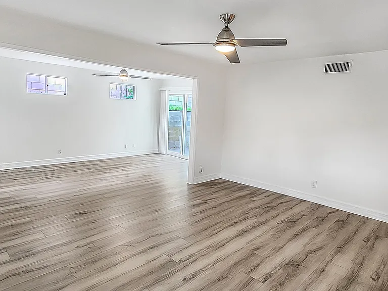 8547 Drayer Ln — Photo 3