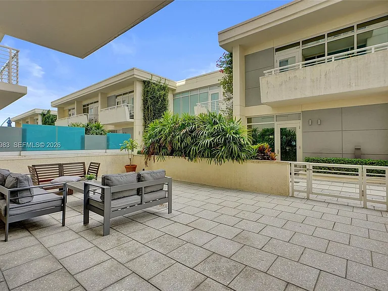 3250 NE 1st Ave #511 — Photo 30