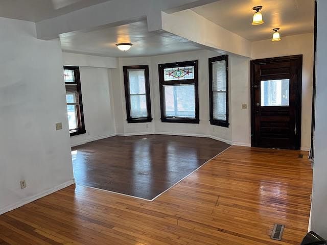 1st image of 607 Lawson Ave E