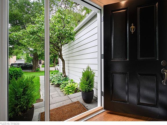 2nd image of 2237 Greenwood Ave