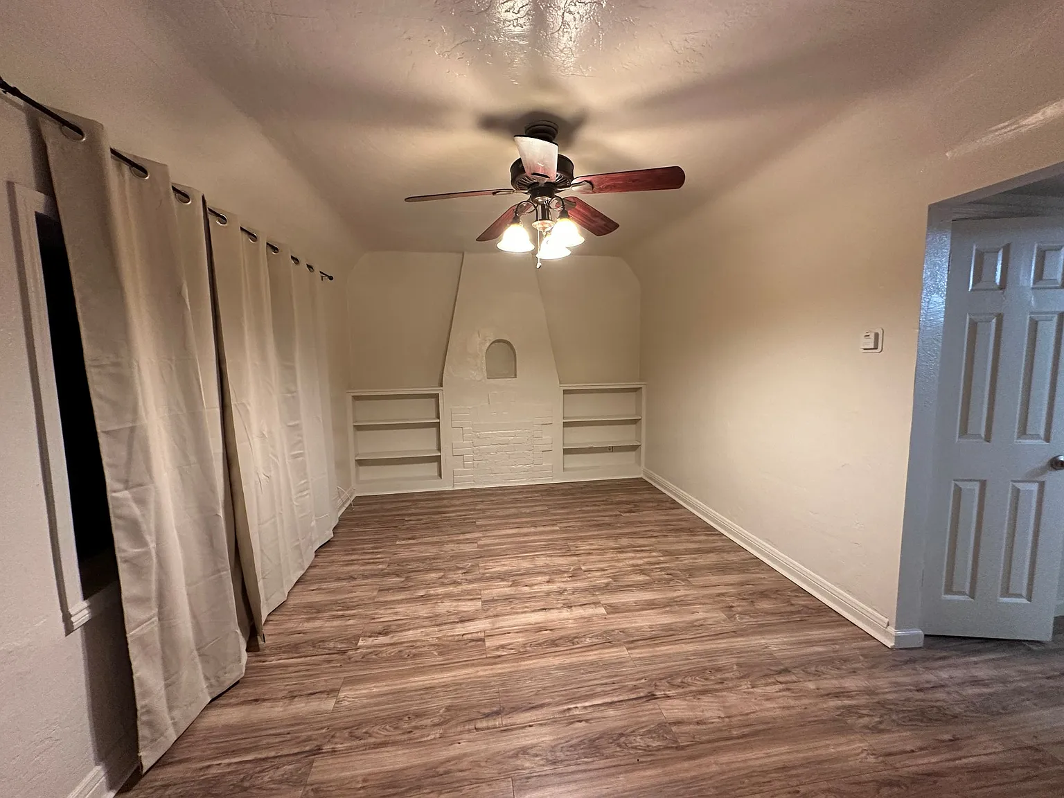1 bed, 600 sqft, $1,800 — Photo 2