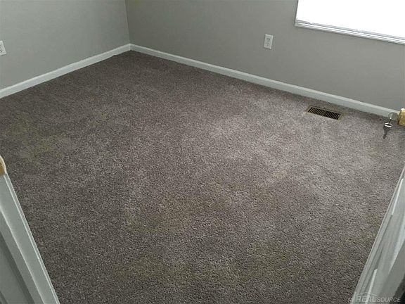 4th image of 23120 Lambrecht Ave