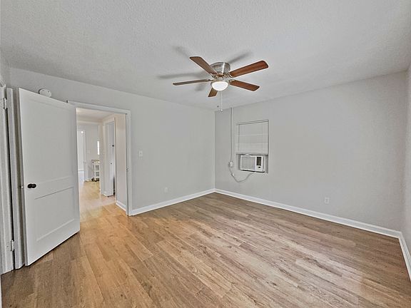 5th image of 839 Acosta St #A