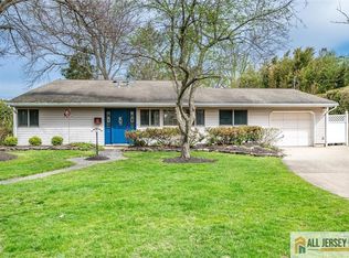 6 Waller Ct, Kendall Park, NJ 08824