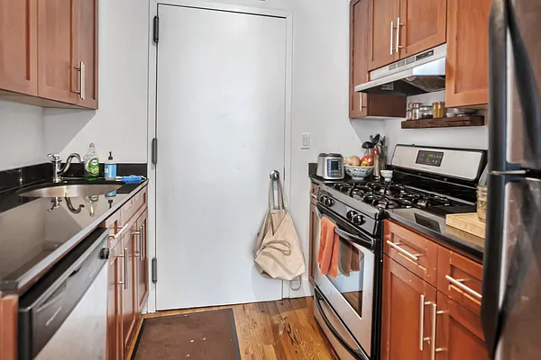 Rented by Corcoran | media 19